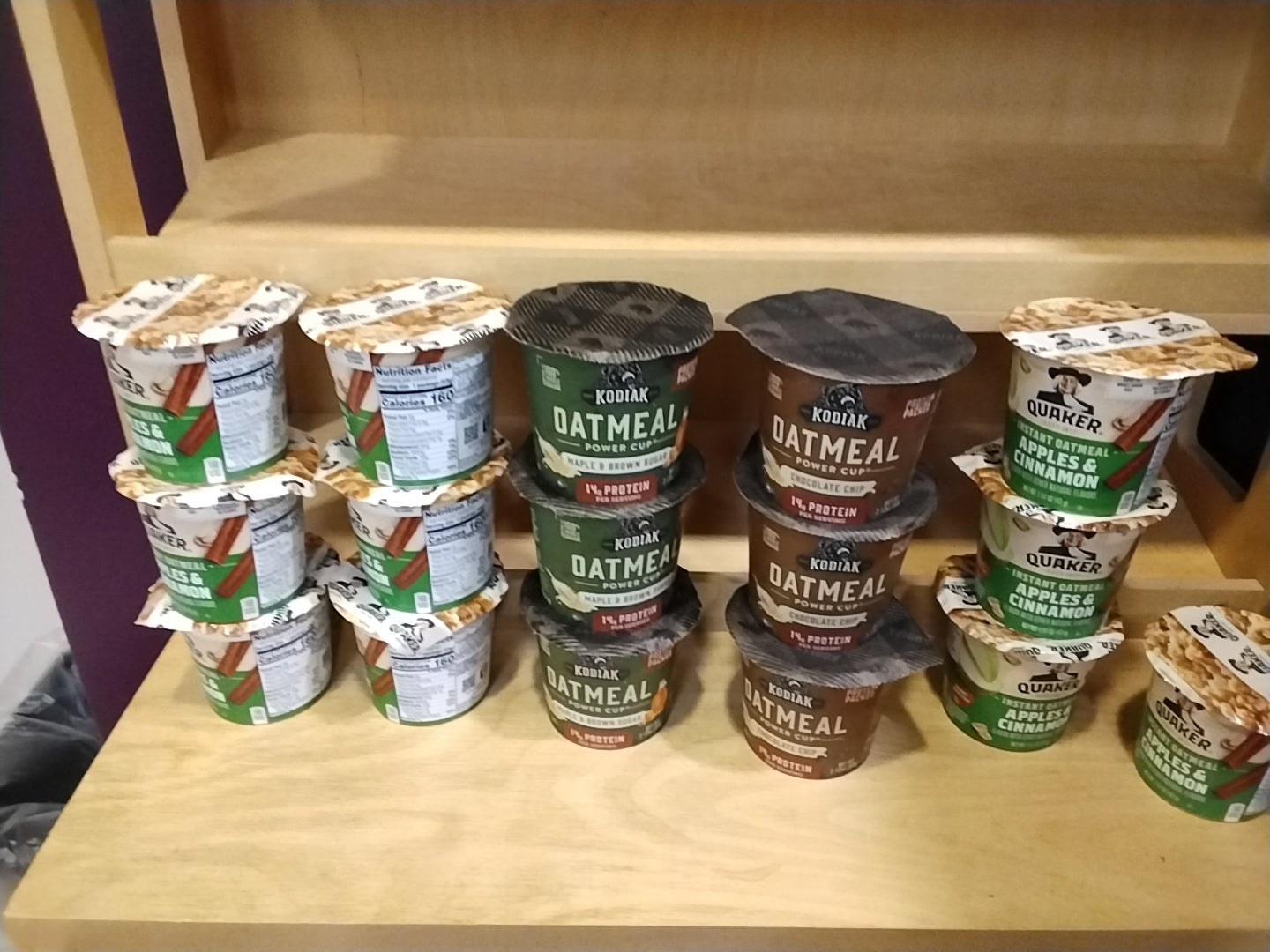 QUAKER  instant oatmeal cafeteria 20 000 som