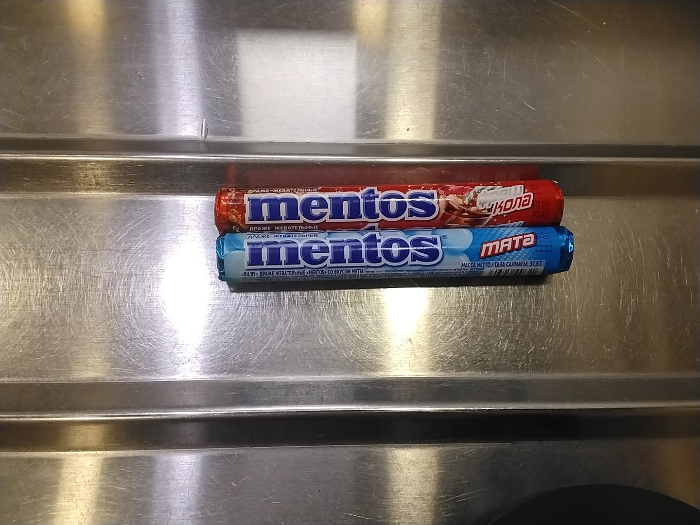 Mentos myata & fresh cola cafeteria   10000 Som