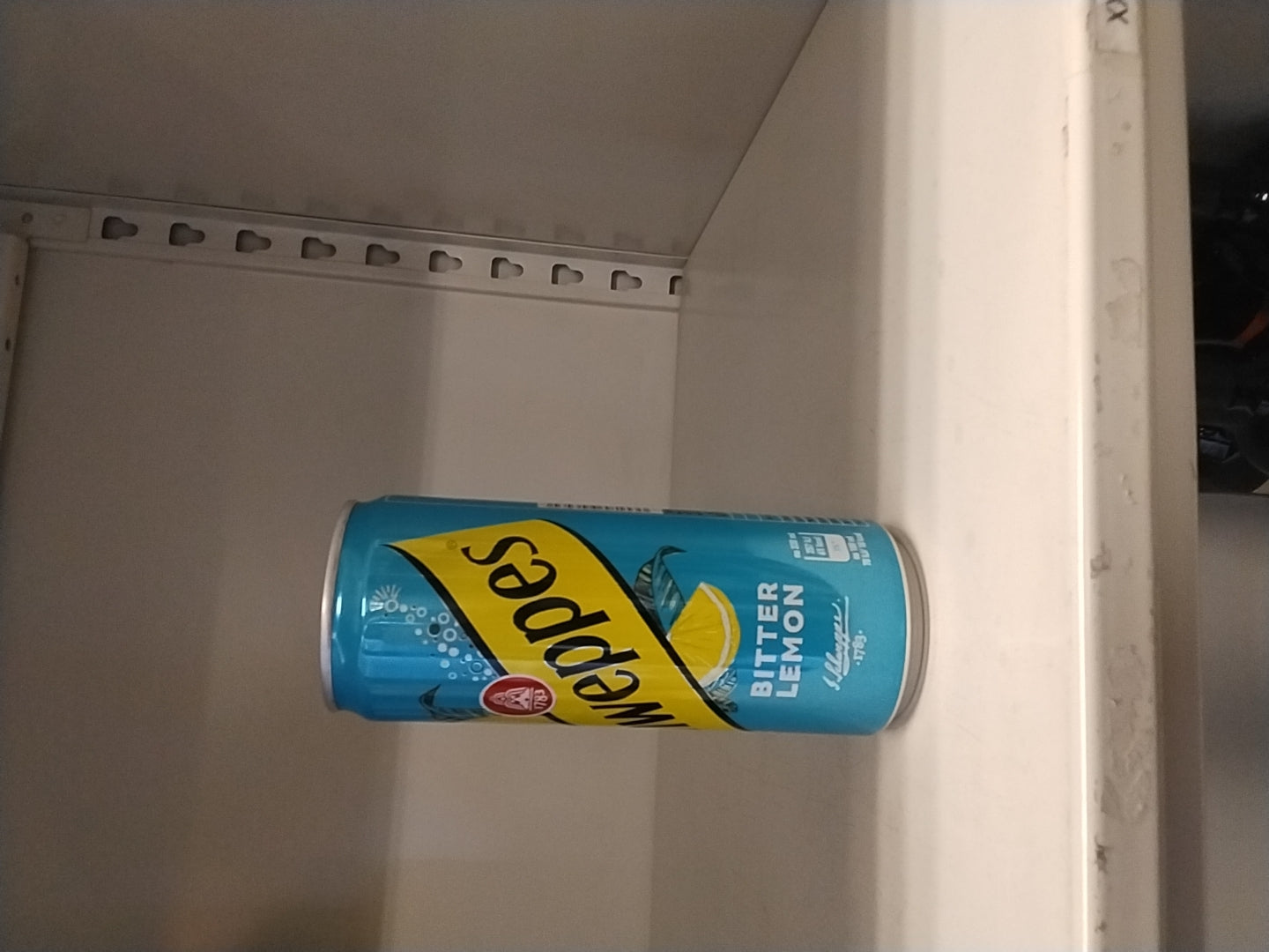 Schweppes bitter lemon can